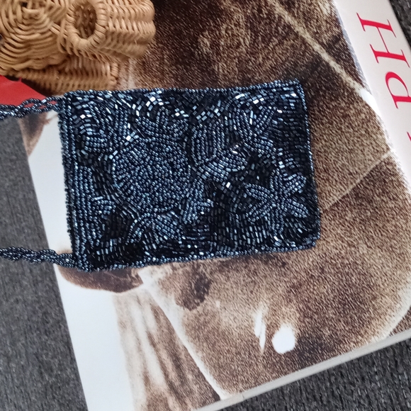 🆕 💎Mini Handmade Beaded Crossbody Bag💎 - Picture 9 of 13